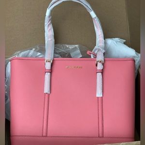 NWT. Michael Kors Jet Set Travel Large Saffiano Leather Tote Bag. “Tea Rose”